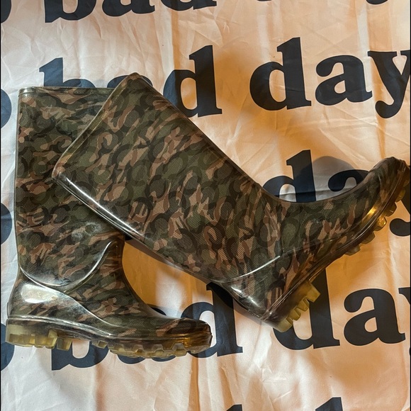 COACH RAIN BOOTS - Picture 9 of 10